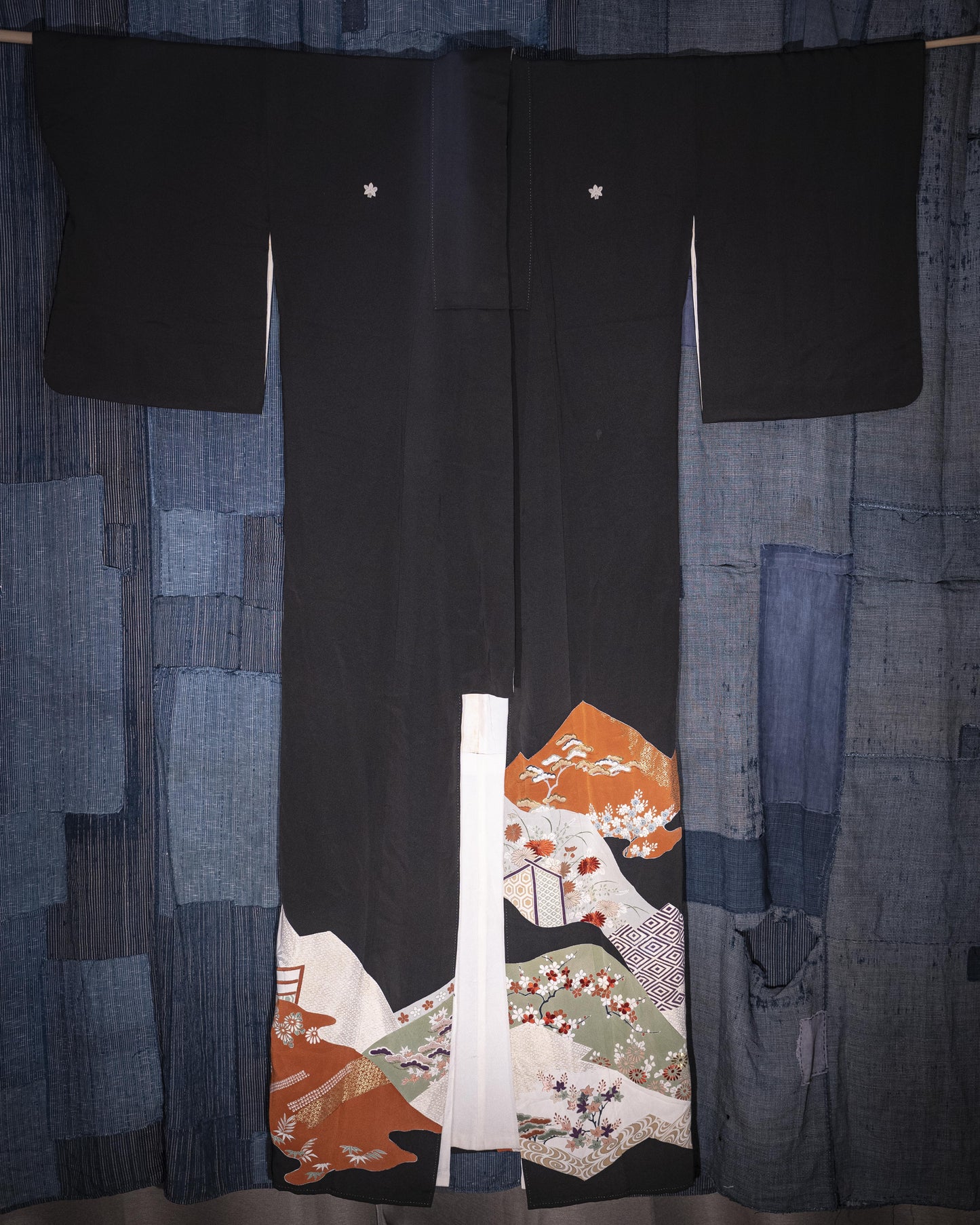 KUROTOMESODE Kimono - Mountain and Floral Motifs