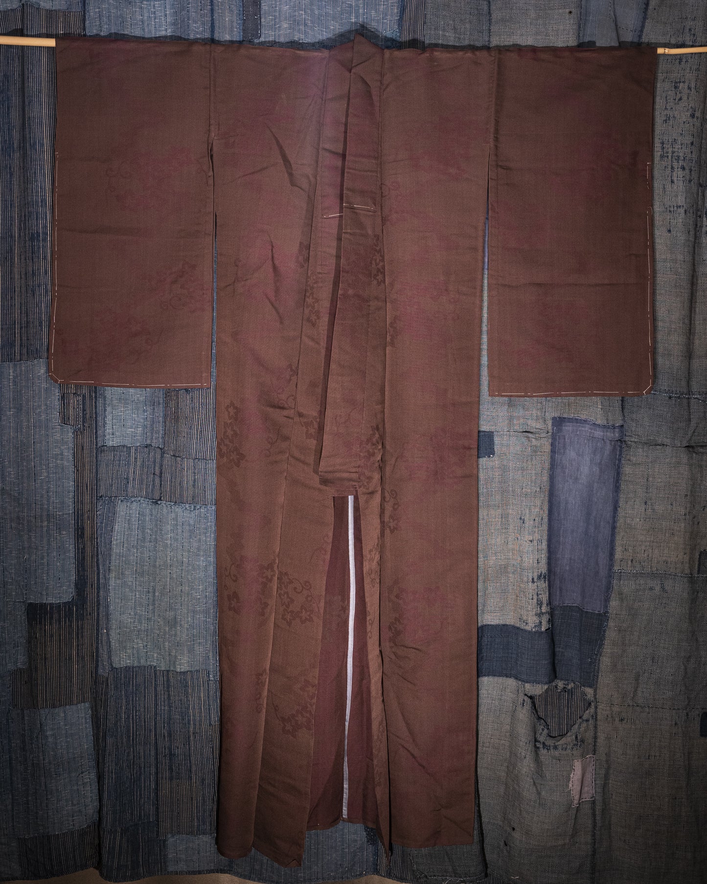 KOMON Kimono - Retro Elegance in Brown