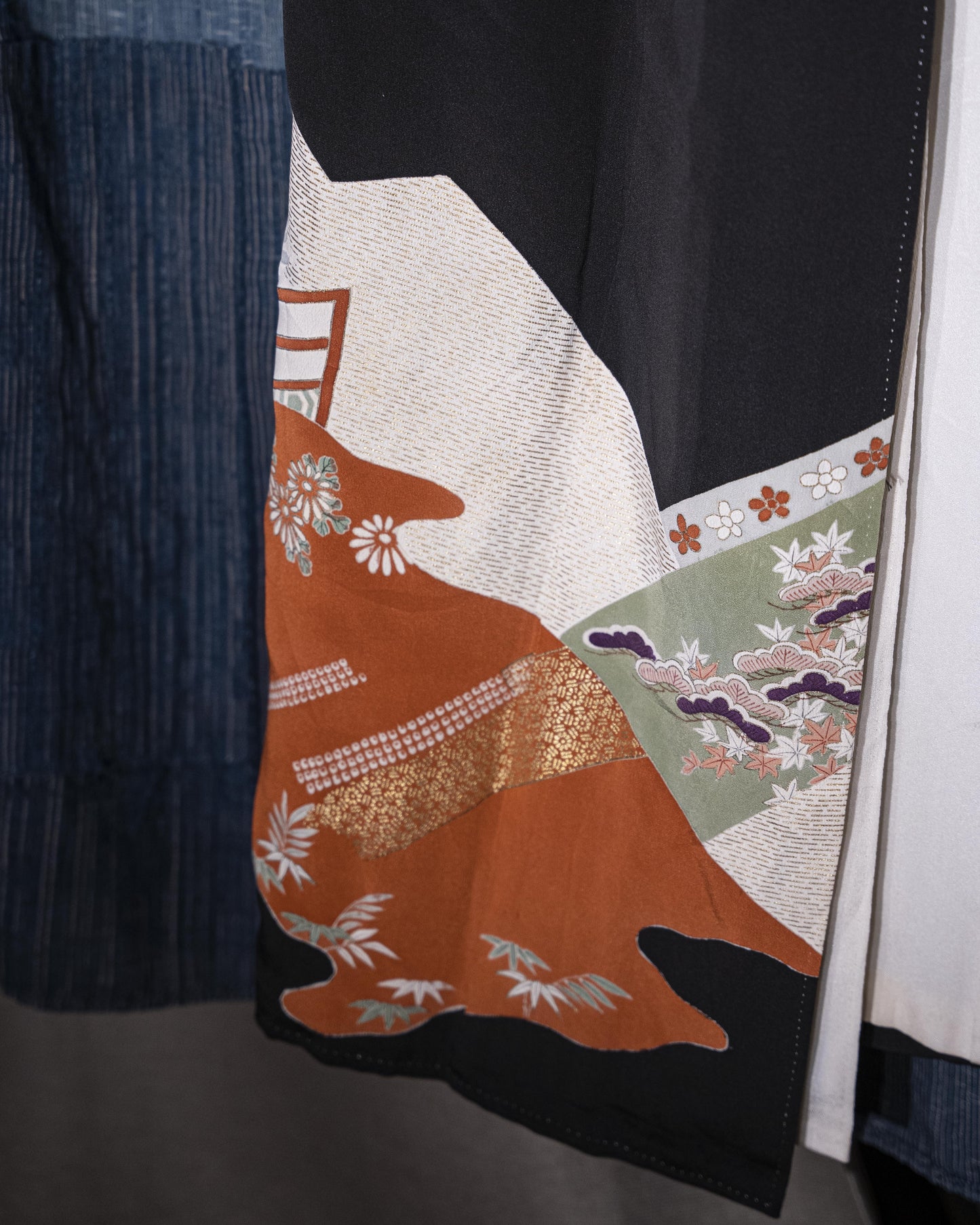 KUROTOMESODE Kimono - Mountain and Floral Motifs