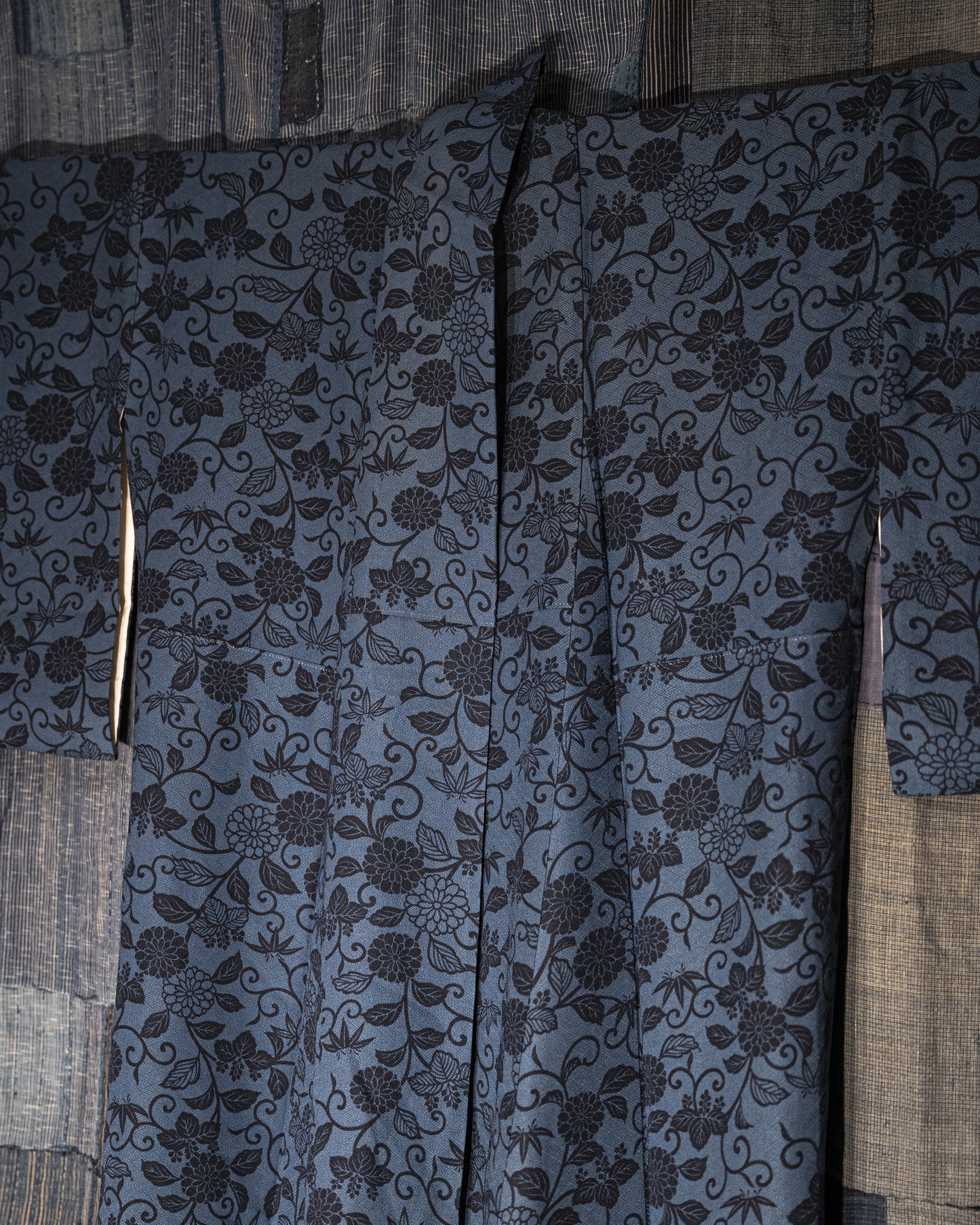 KOMON Kimono - Karakusa in Indigo