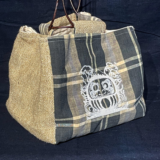 Daruma Kokobo Embroidery Drawstring Bag - leather roll shoulder strap