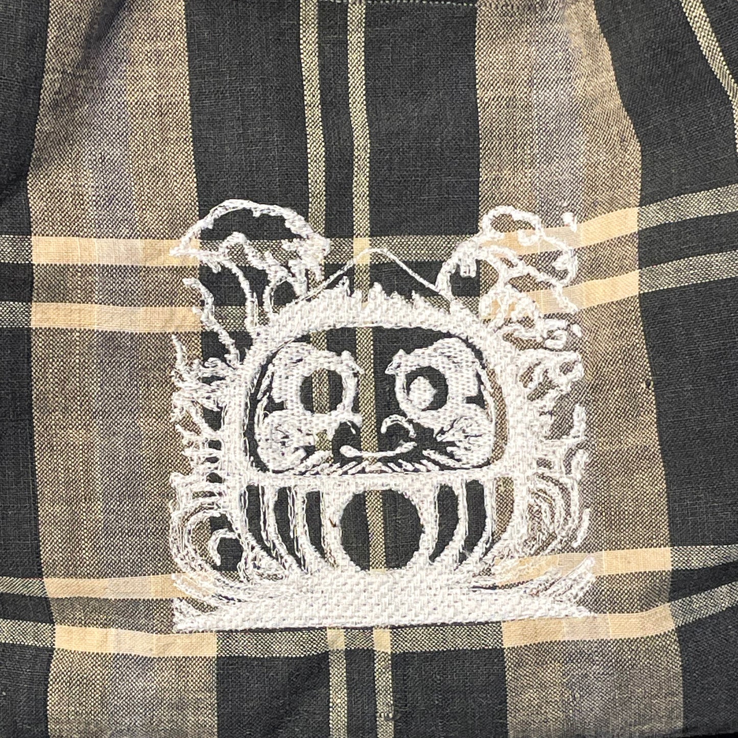 Daruma Kokobo Embroidery Drawstring Bag - leather roll shoulder strap